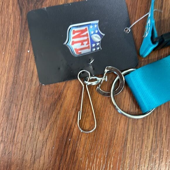 NWT Miami Dolphins NFL badge holder lanyard - Picture 2 of 4